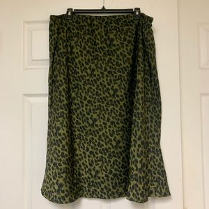 Banana republic green & black leopard print skirt